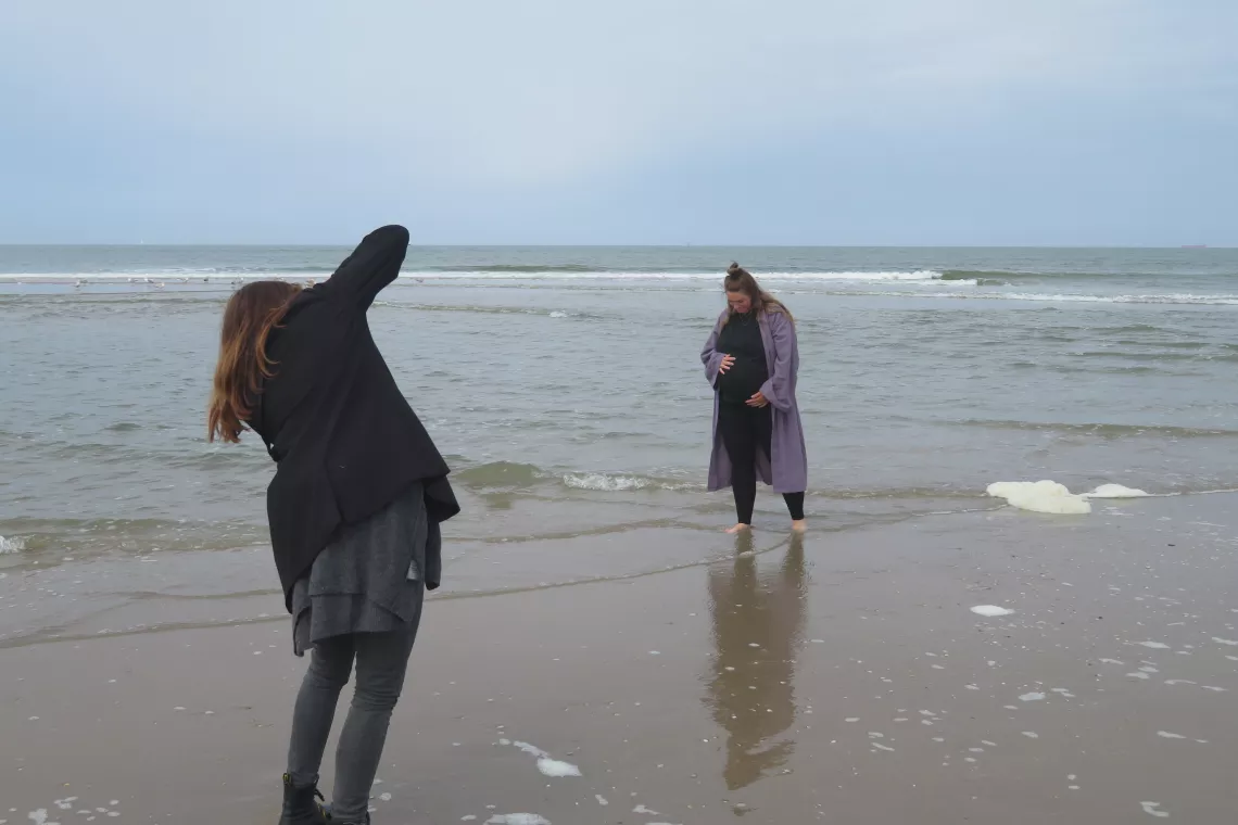 Fotoshoot tijdens babymoon strand 